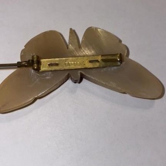 French Bone carved moth pin - Picture 3 of 3